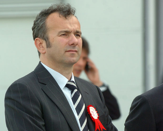 Дејо жени сина